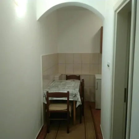 Διαμέρισμα Laki Djenovici